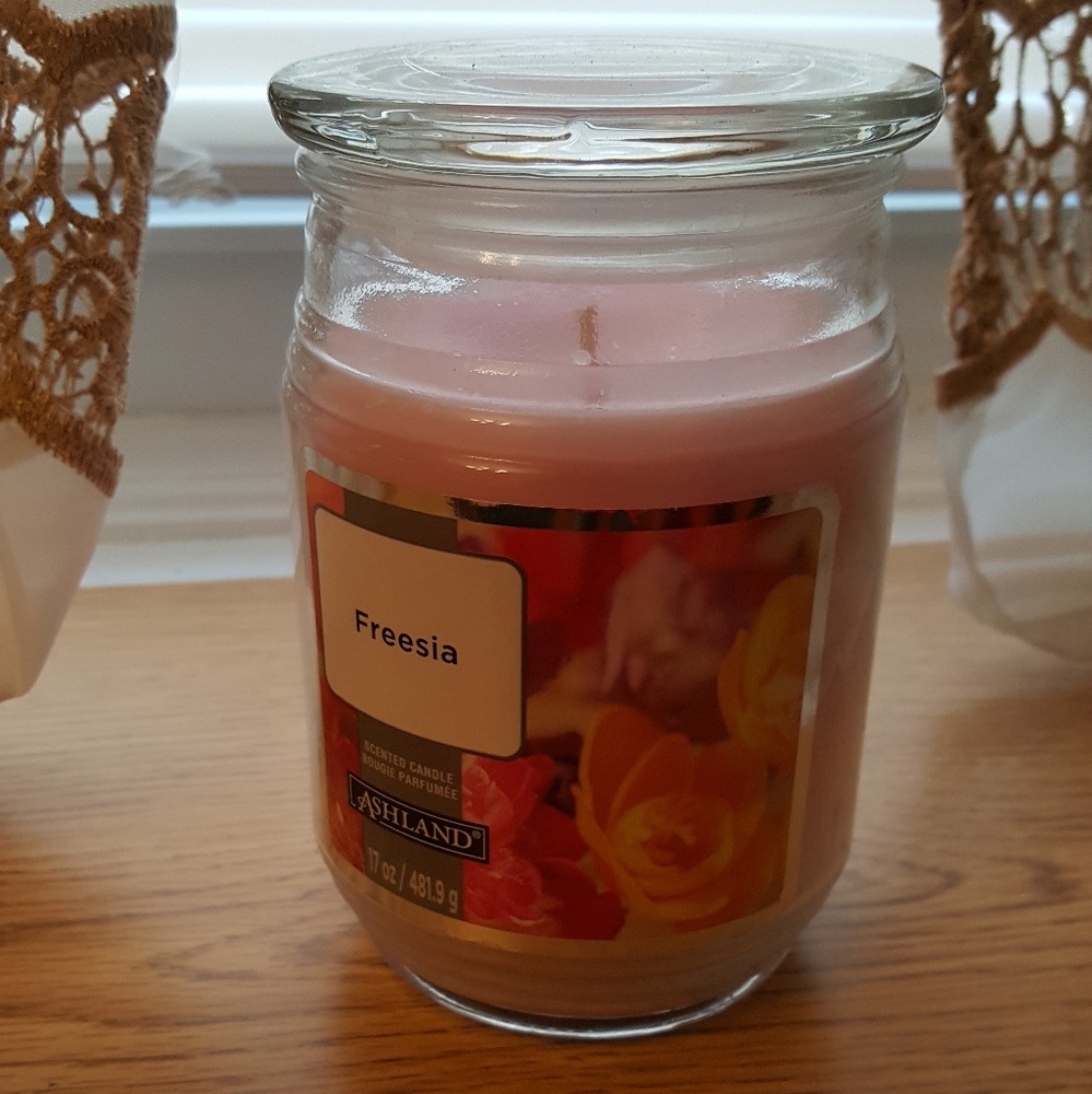 Freesia candle